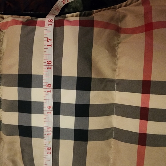 Burberry reversible puffer vest w/hood XXL - Picture 13 of 14